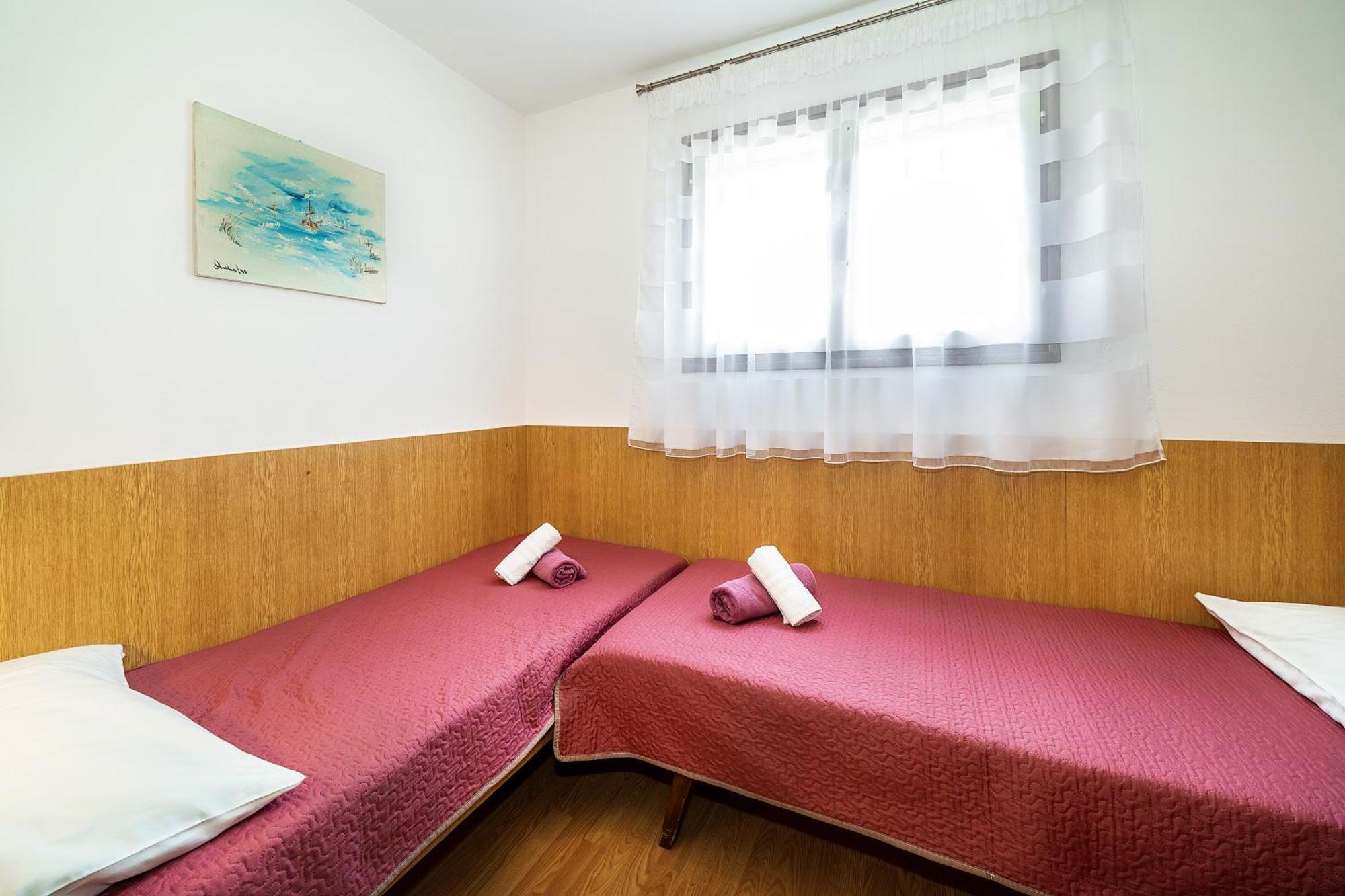 Apartments & Room Jagoda 바슈카 외부 사진